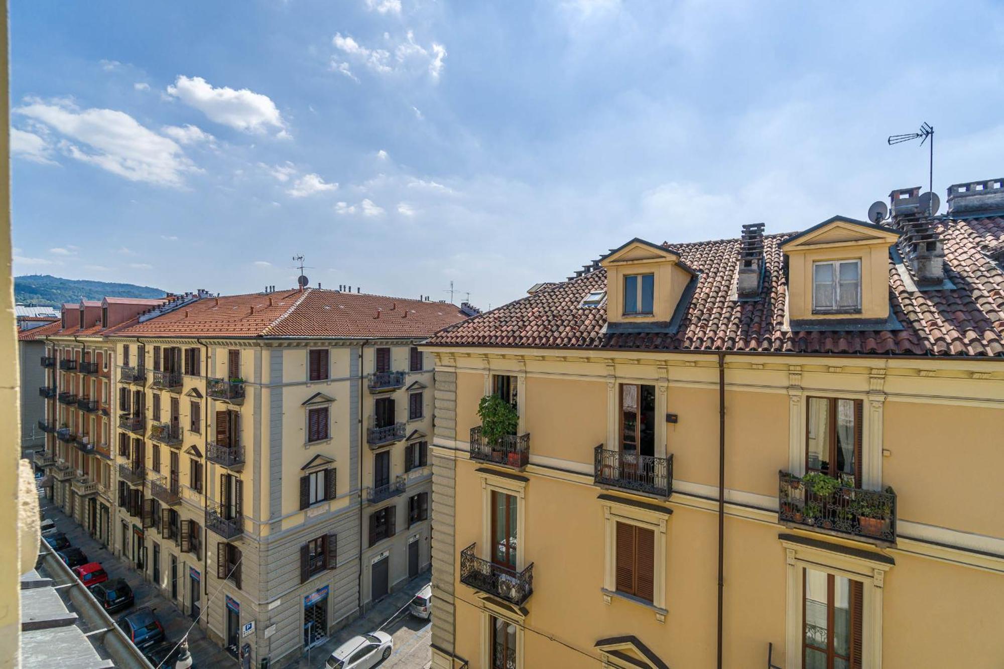 Appartement Casa Valeggio Attic Apt Few Steps From Porta Nuova à Turin Extérieur photo